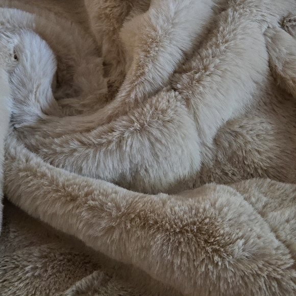 The Impeccable Pig Open Front Cream Faux Fur Vest Ultra Soft Women's S - Picture 9 of 15